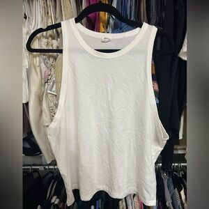 Wilfred plain white tee